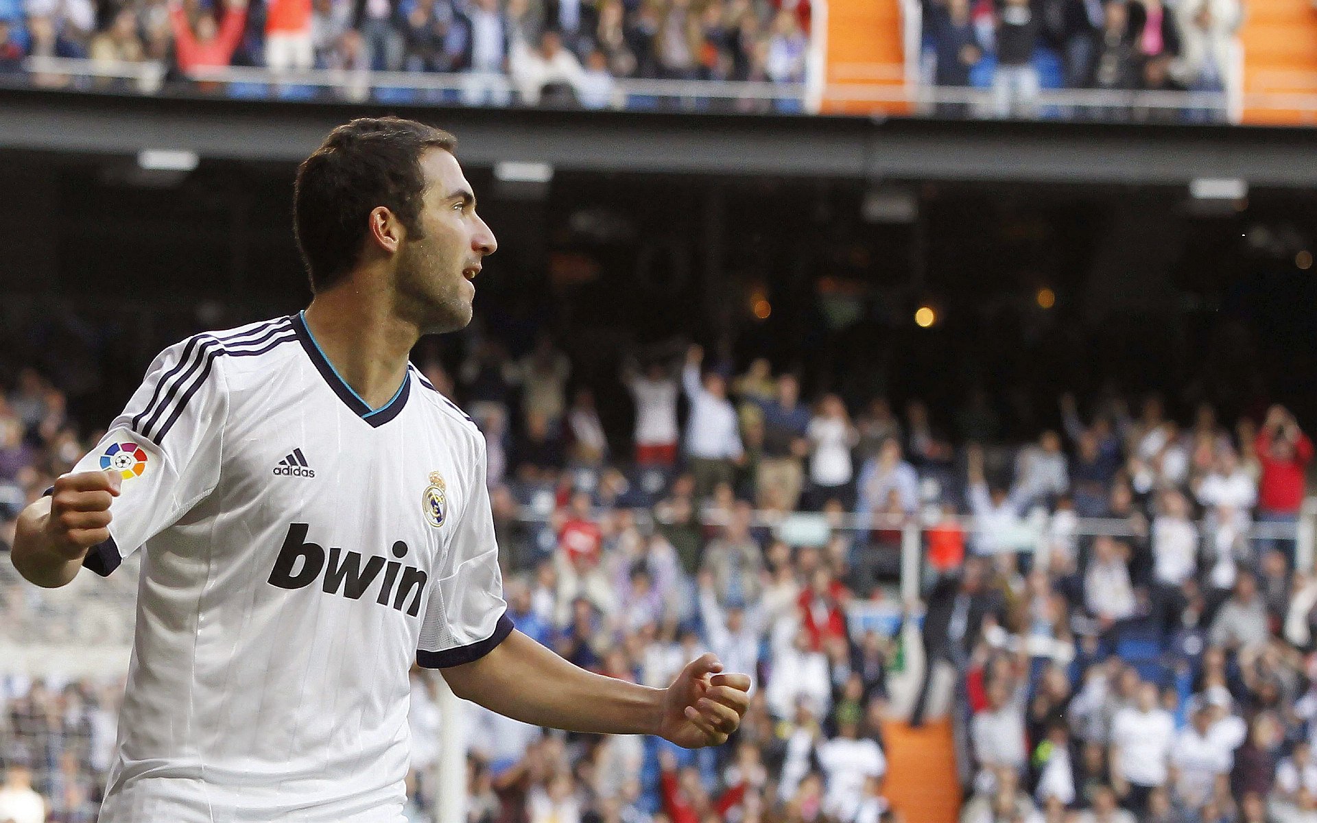 桑德豪森全队发挥出色，大胜对手取得胜利，桑德豪森vs莱红牛比分